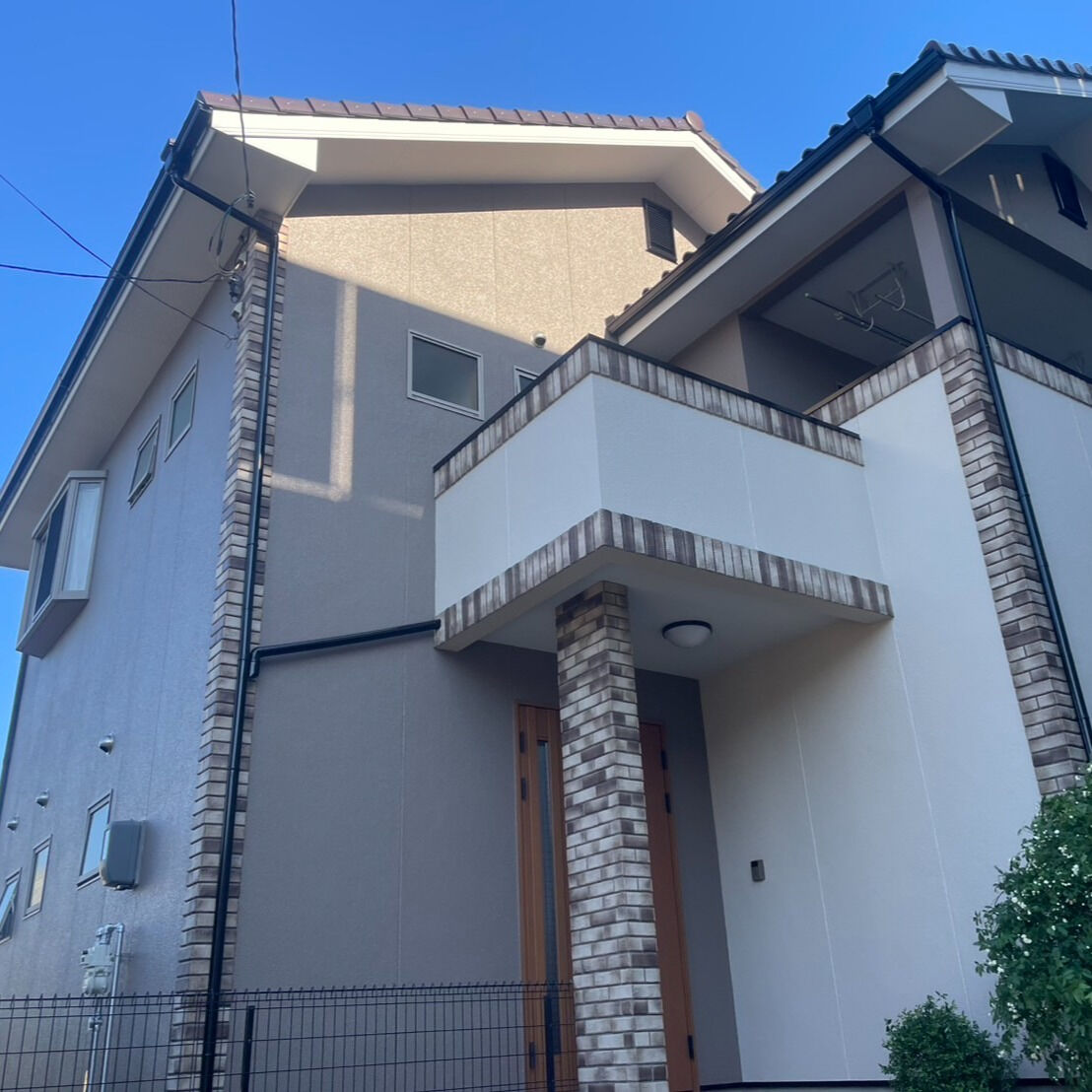 🏠✨外壁の美しさと建物の耐久性を守るために、最適な外壁塗装を